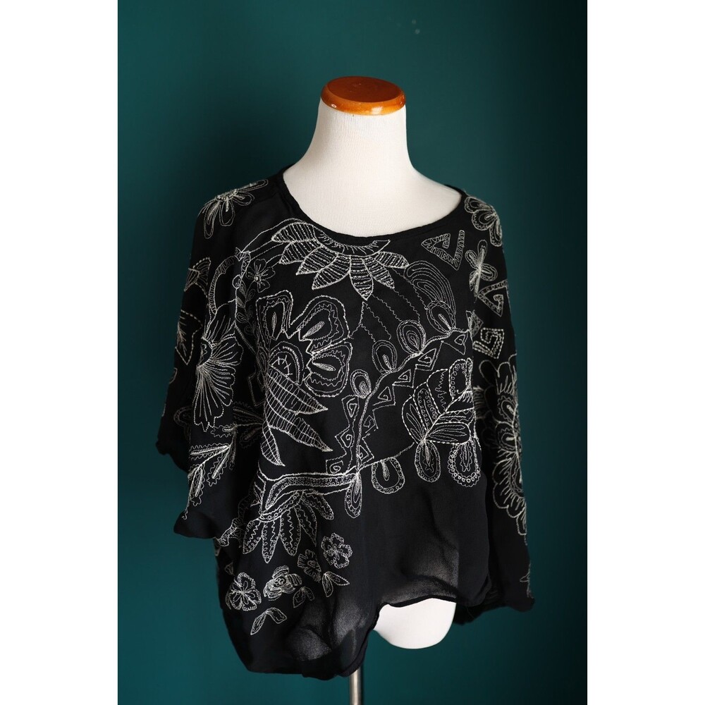 Chico's Black White Sheer Floral Poncho Kimono Embroidered Whimsigoth Witchy